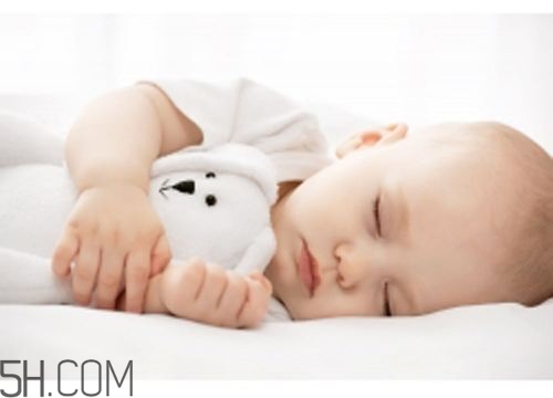寶寶臉上長濕疹都是為什么？哪些行為會影響寶寶睡眠的質量？