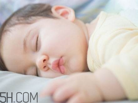 嬰兒猝死綜合征是怎么回事？寶寶睡覺(jué)常犯哪些錯(cuò)誤？