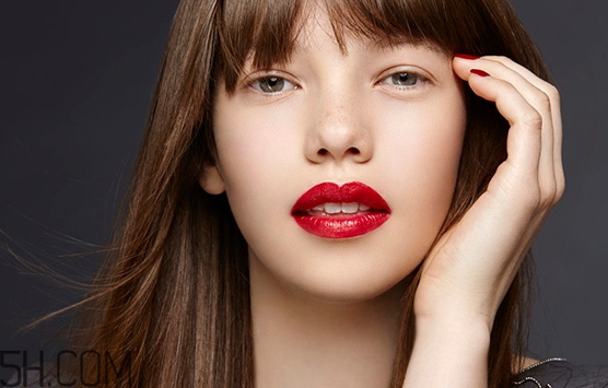 腮紅刷怎么用？腮紅刷使用步驟