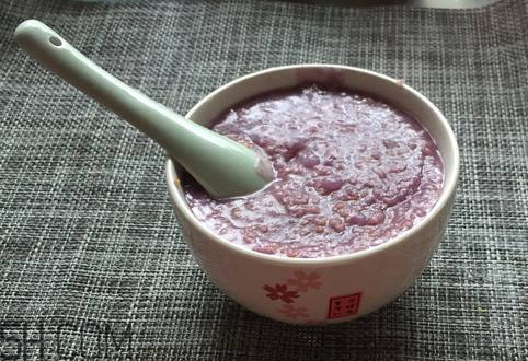 紫薯粥放堿變綠能吃不 紫薯粥為什么是綠色的 紫薯粥放堿變綠能吃不 紫薯粥為什么是綠色的