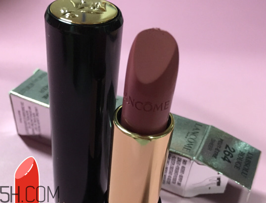 如何根據(jù)皮膚挑選口紅的顏色？雅詩蘭黛420和蘭蔻290顏色一樣嗎？