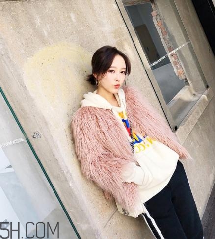 粉色皮草怎么搭配好看？粉色皮草搭配圖片