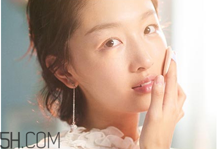 蘭蔻小粉盒氣墊怎么用？蘭蔻小粉盒氣墊適合什么膚質(zhì)？