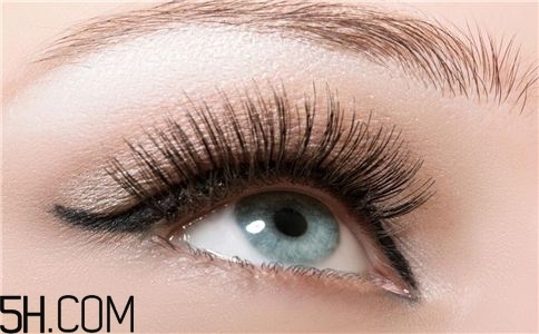 女性常貼雙眼皮有哪些危害？女性該怎么保養(yǎng)眼部？