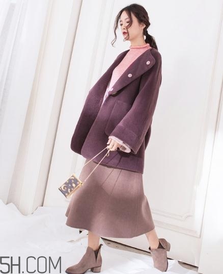 粉色內(nèi)搭怎么配外套？冬季也要風(fēng)度與溫度共存