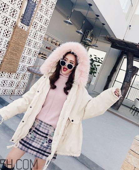 粉色內(nèi)搭怎么配外套？冬季也要風(fēng)度與溫度共存