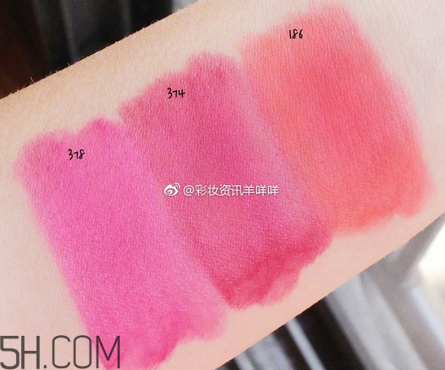 蘭蔻搖搖樂啞光唇釉186是什么顏色？蘭蔻氣墊光霧唇露試色