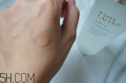 香奈兒和雅詩蘭黛護(hù)膚品哪個(gè)好？雅詩蘭黛肌底微精華使用測(cè)評(píng)