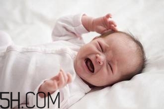 怎樣能夠訓(xùn)練嬰幼兒的肌肉？寶寶為什么總是在鬧騰？