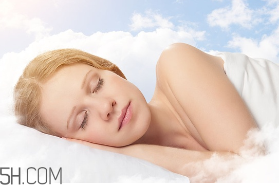 睡眠面膜和貼片面膜哪個(gè)效果好？貼片面膜和睡眠面膜有什么區(qū)別？