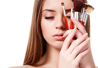 2018年新年妝容怎么化？紅色妝容紅紅火火