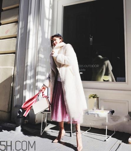 粉色裙子配什么外套？優(yōu)雅時尚兩不誤