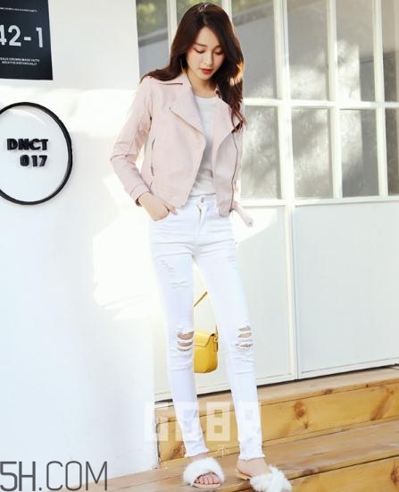 粉色皮衣怎么搭配好看？甜美機(jī)車少女風(fēng)