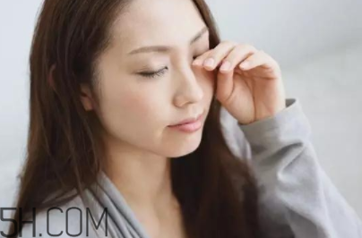 干眼癥是因?yàn)楦尾缓??肝不好能引發(fā)多種疾病 干眼癥是因?yàn)楦尾缓茫扛尾缓媚芤l(fā)多種疾病