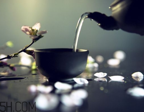 雨前龍井和明前龍井哪個(gè)好？雨前龍井口感如何