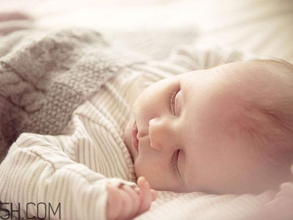 怎樣讓寶寶少生??？如何預(yù)防寶寶被傳染疾病？