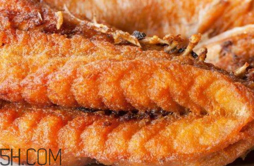 炸魚是熱油還是涼油 掌握油溫火候是重點 炸魚是熱油還是涼油 掌握油溫火候是重點