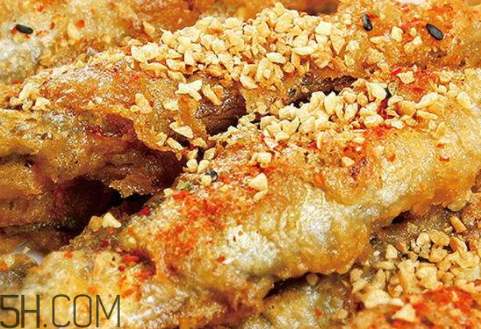 炸魚是熱油還是涼油 掌握油溫火候是重點 炸魚是熱油還是涼油 掌握油溫火候是重點