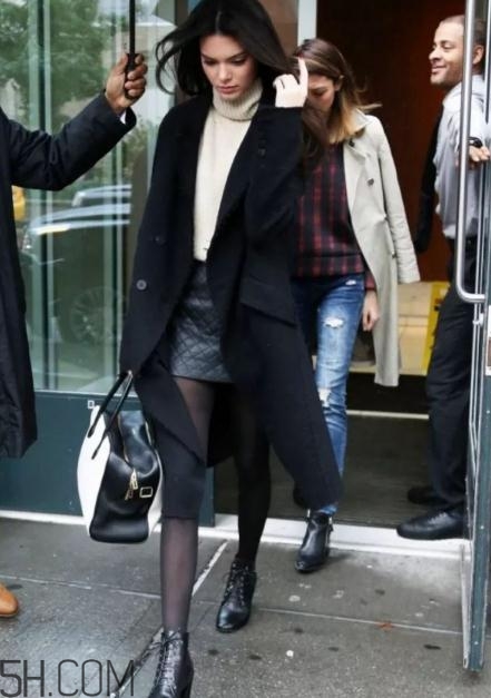 馬丁靴怎么搭配好看？這樣穿馬丁靴居然這么顯高