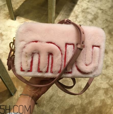 miumiu包包一般多少錢？這么仙的包包千萬別錯過