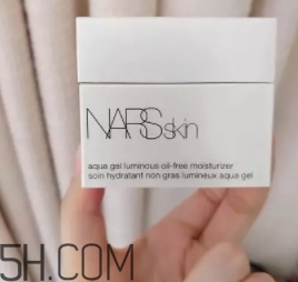 適合混干皮的一套護(hù)膚品推薦 適合混干皮的一套護(hù)膚品推薦