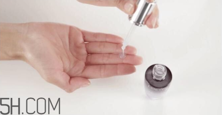 蘭蔻小黑瓶安瓶精華前需要擦乳液?jiǎn)?？蘭蔻小安瓶打開(kāi)步驟圖解