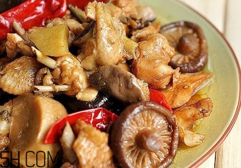 香菇燉雞用什么香菇好？干香菇是關鍵