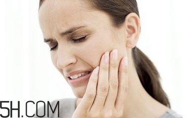 上火牙疼煲什么湯好？輕松解決上火牙疼問題