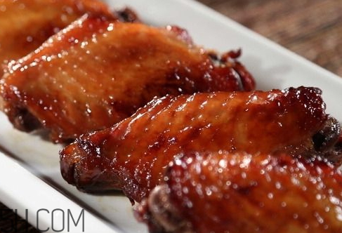 烤雞翅錫紙粘在烤盤上怎么辦 一招教你輕松解決 烤雞翅錫紙粘在烤盤上怎么辦 一招教你輕松解決