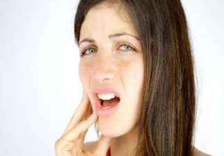 上火牙疼煲什么湯好？輕松解決上火牙疼問(wèn)題