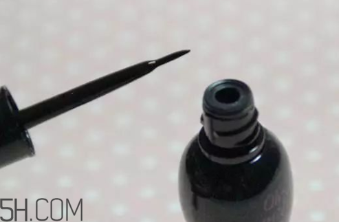 V型眼線怎么畫？V型眼線畫好美到冒泡