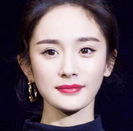 V型眼線怎么畫？V型眼線畫好美到冒泡