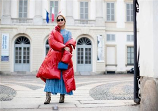 紅色面包服怎么搭配？給寒冷的冬天帶來一絲熱情