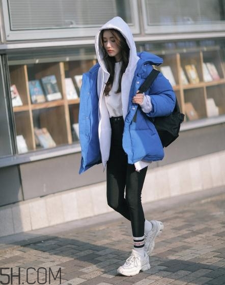 藍(lán)色面包服怎么搭配？塑造冬日運動活力