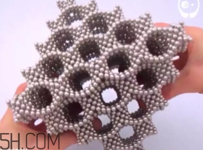 巴克球多少錢一盒？低價格的網(wǎng)紅玩具