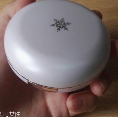 自然堂爆水小粉盒怎么樣？新品粉膏氣墊上市