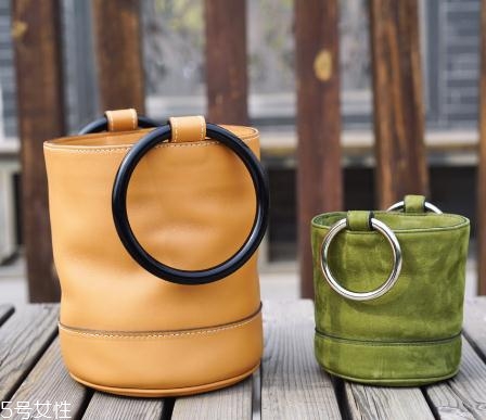 simon miller水桶包尺寸多大？時(shí)尚達(dá)人都愛(ài)的斷貨王