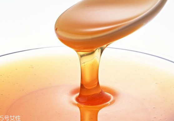 一歲以內(nèi)的寶寶不能吃什么？醬油等常見食物不能吃