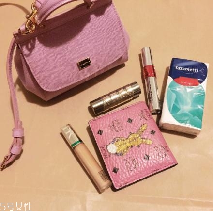 杜嘉班納包包怎么樣？懂行的人都買了它