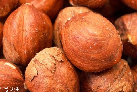 榛子可以放冰箱嗎 幾類不宜放冰箱的食物 榛子可以放冰箱嗎 幾類不宜放冰箱的食物