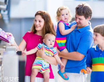 寶寶做飛機(jī)要注意些什么？寶寶旅游行李清單