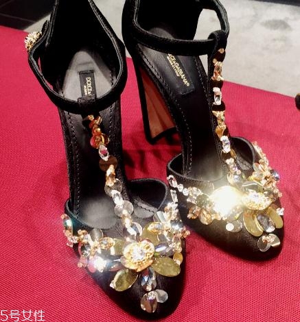 杜嘉班納鞋子多少錢？性感高貴的代名詞