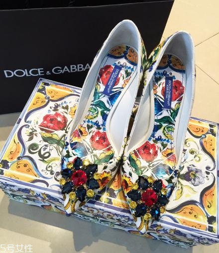 杜嘉班納鞋子偏大偏小？女人這輩子一定要買的鞋子