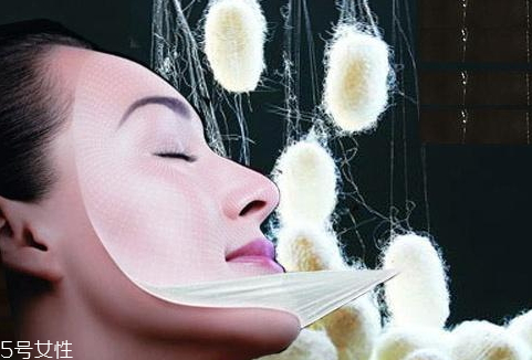 蠶絲面膜敷完要洗臉嗎 蠶絲面膜的使用誤區(qū) 蠶絲面膜敷完要洗臉嗎 蠶絲面膜的使用誤區(qū)
