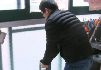 羽絨服為什么會爆炸？穿羽絨服要防止靜電