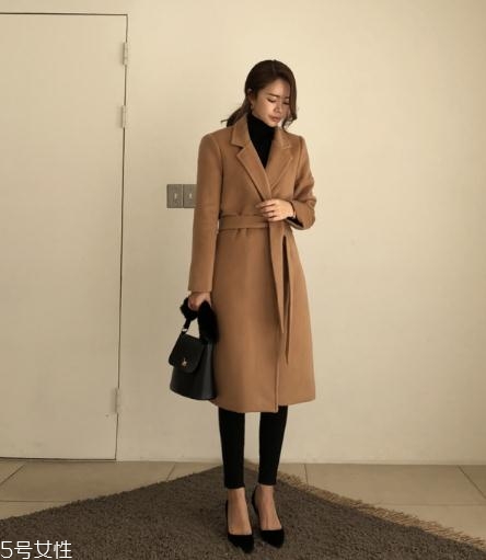 卡其色大衣配什么褲子？這樣穿秒變氣質(zhì)女神