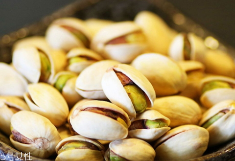 開心果發(fā)霉有什么特征 黑斑異味要小心 開心果發(fā)霉有什么特征 黑斑異味要小心