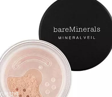 定妝粉和腮紅哪個先用？