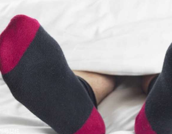 腳冷預(yù)示哪些疾??？或是心臟衰弱