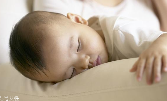 睡覺時為什么突然發(fā)抖？原來是一種病